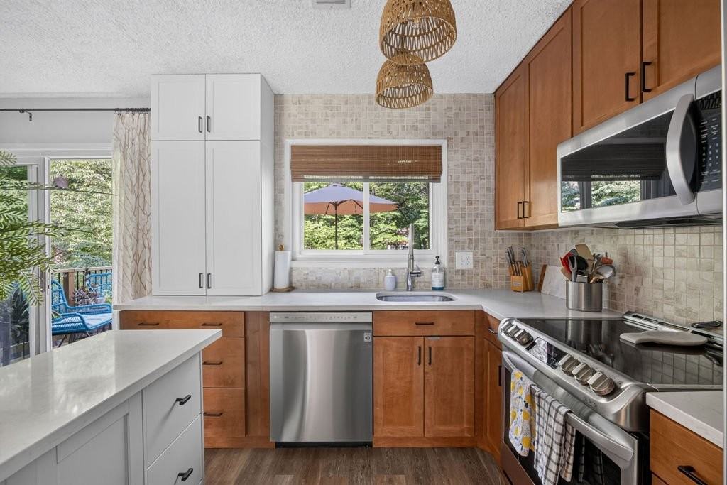2190 Cartwright Pl - Photo 6 of 20