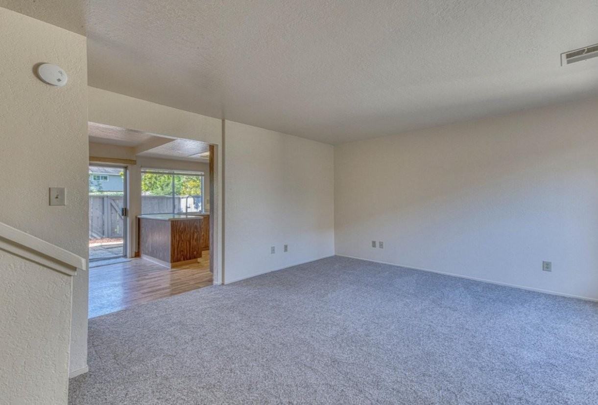 19100 Creekside Pl - Photo 3 of 18