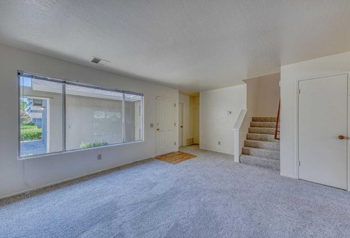 19100 Creekside Pl - Photo 4 of 18