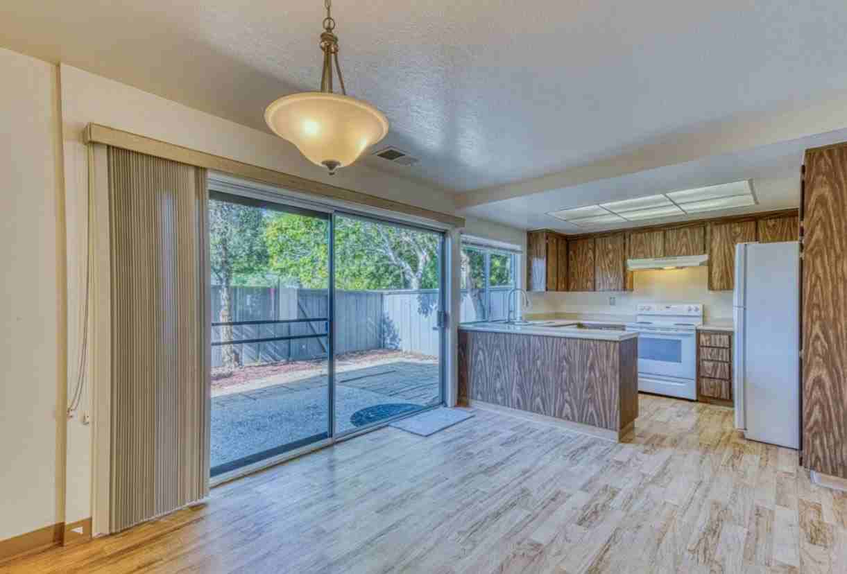 19100 Creekside Pl - Photo 5 of 18