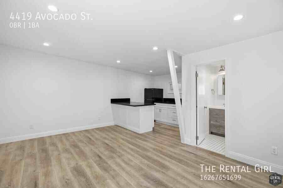 4419 Avocado St - Photo 3 of 12