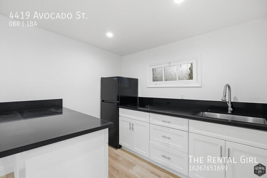 4419 Avocado St - Photo 5 of 12