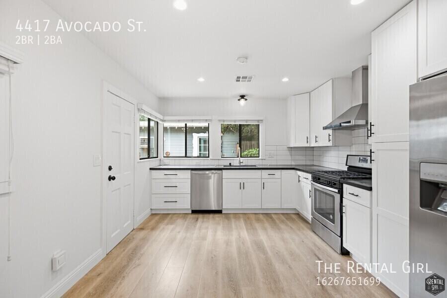 4417 Avocado St - Photo 2 of 24