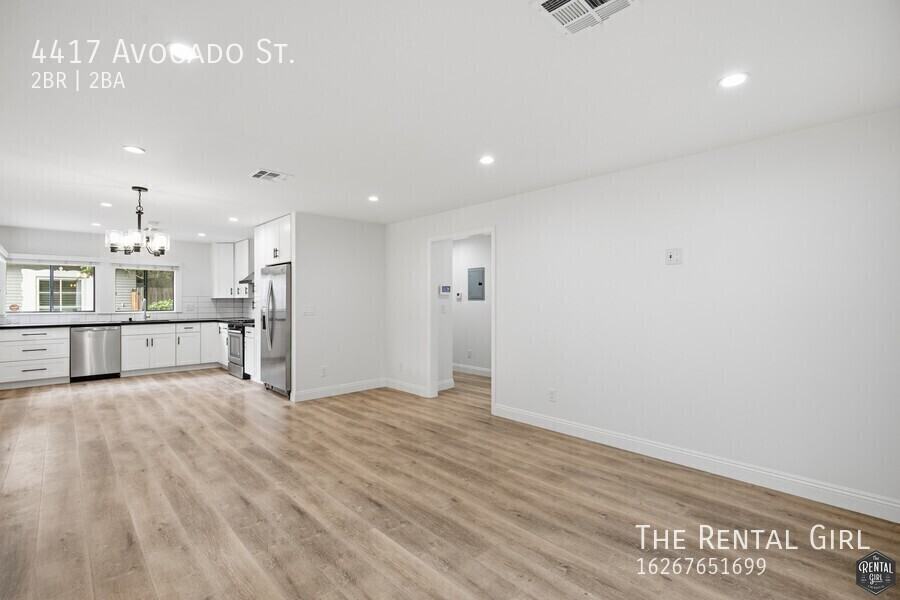 4417 Avocado St - Photo 4 of 24