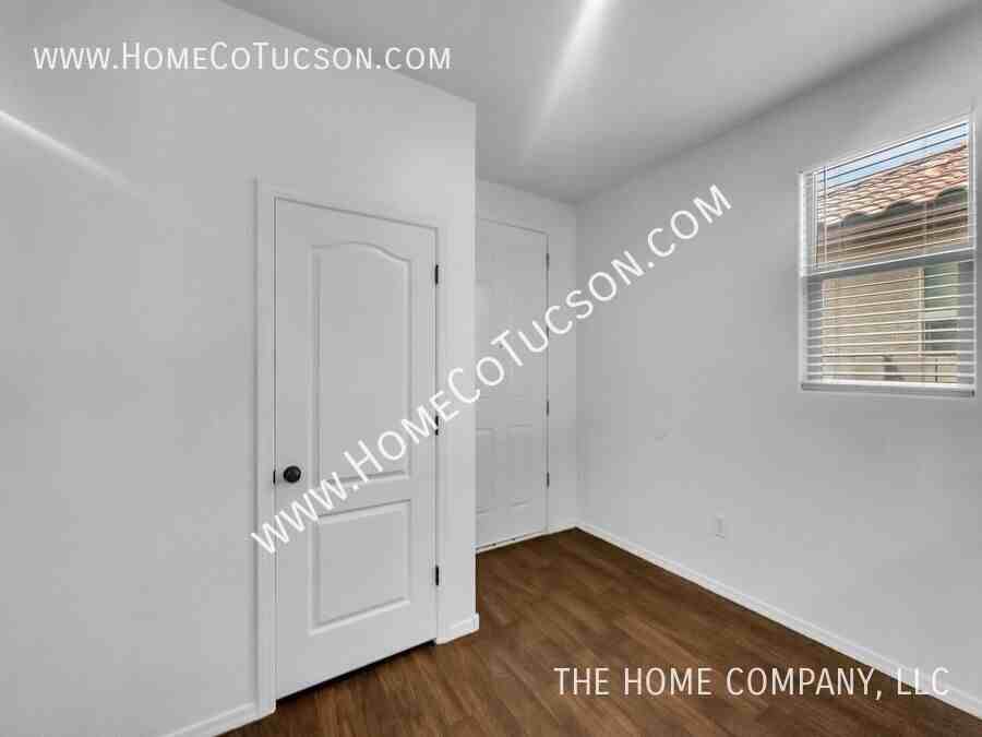 6876 S Benedetti Ct - Photo 2 of 34