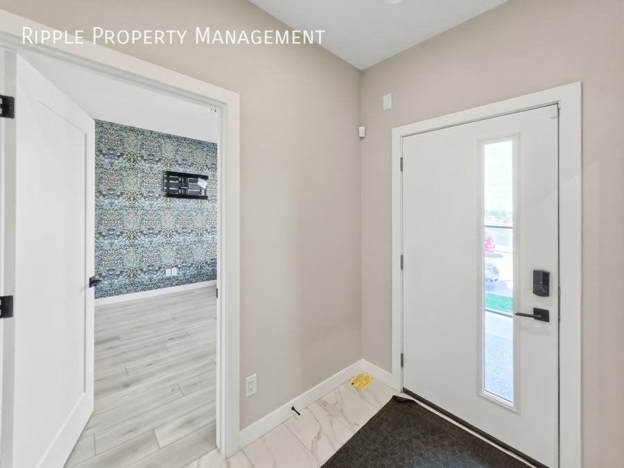 8161 8 Ave Sw #NA - Photo 3 of 27