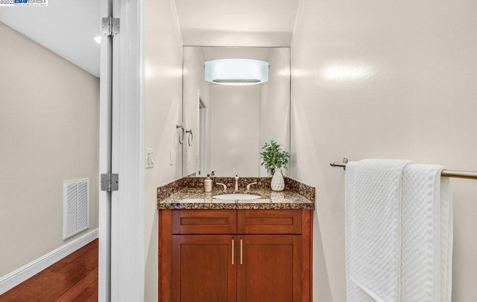 29 Megan Dr - Photo 5 of 18