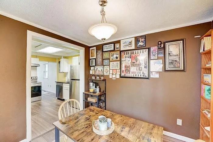 3510 Newton Ave N - Photo 2 of 11