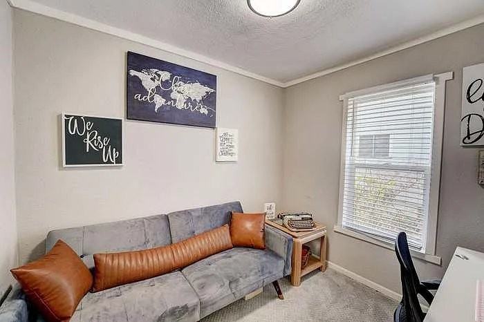 3510 Newton Ave N - Photo 3 of 11