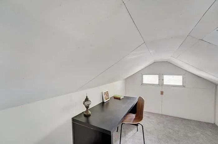 3510 Newton Ave N - Photo 5 of 11