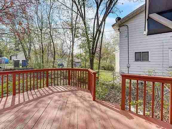 3510 Newton Ave N - Photo 6 of 11