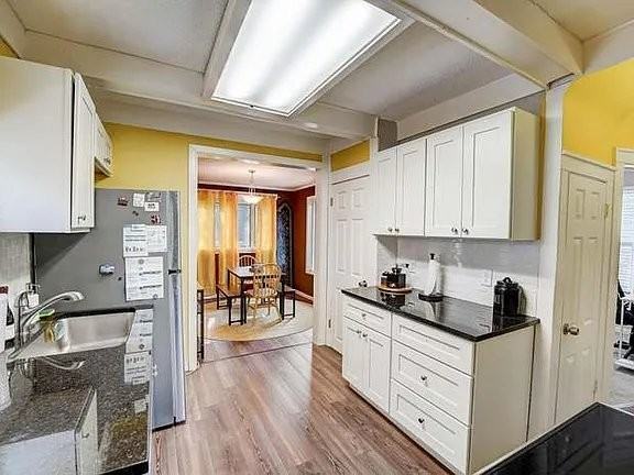 3510 Newton Ave N - Photo 7 of 11