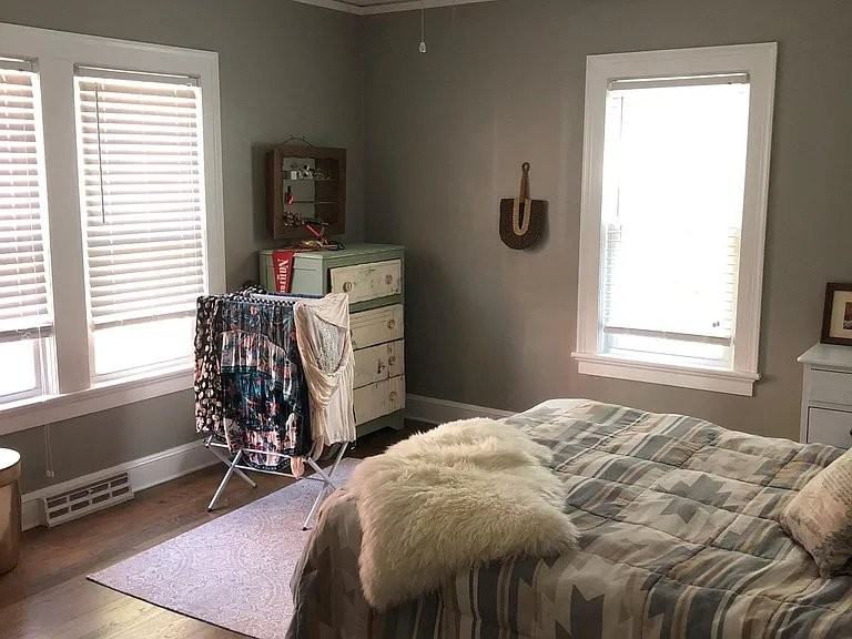1409 Lexington Ave - Photo 2 of 11