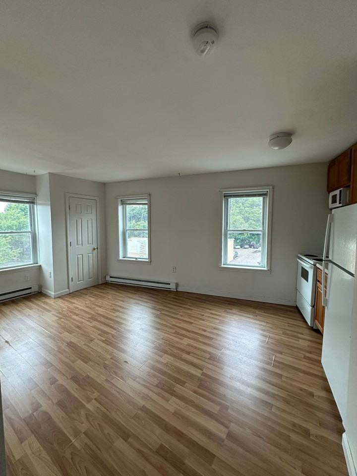 38 W Broad St - Photo 3 of 9