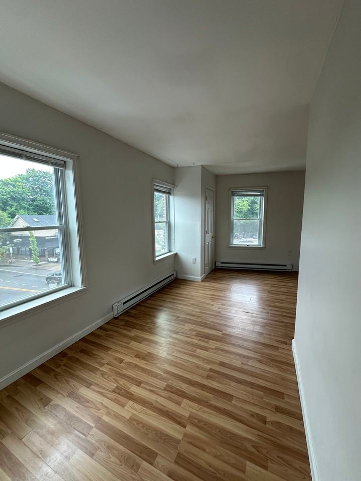 38 W Broad St - Photo 7 of 9