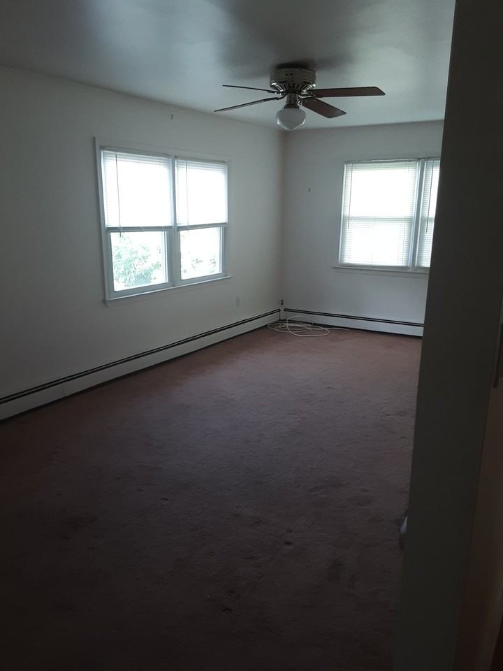 94 Ocean Ave - Photo 7 of 9