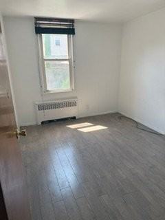 13-12 130 St #1 - Photo 4 of 5