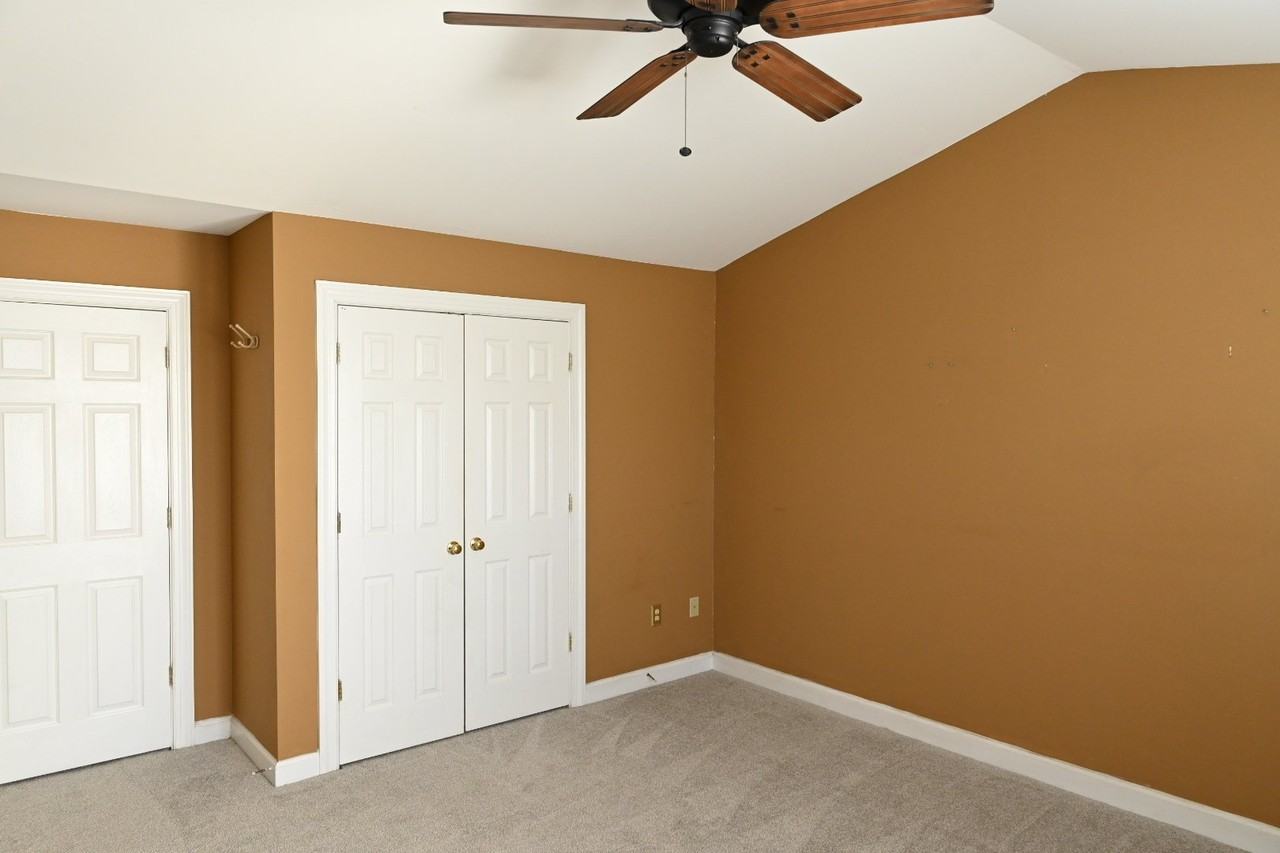5206 Bamburg Ct - Photo 3 of 10