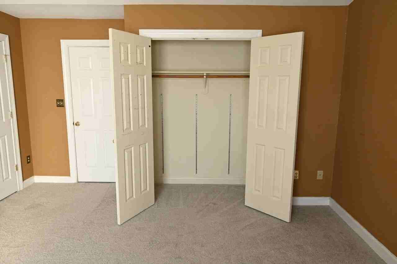 5206 Bamburg Ct - Photo 4 of 10