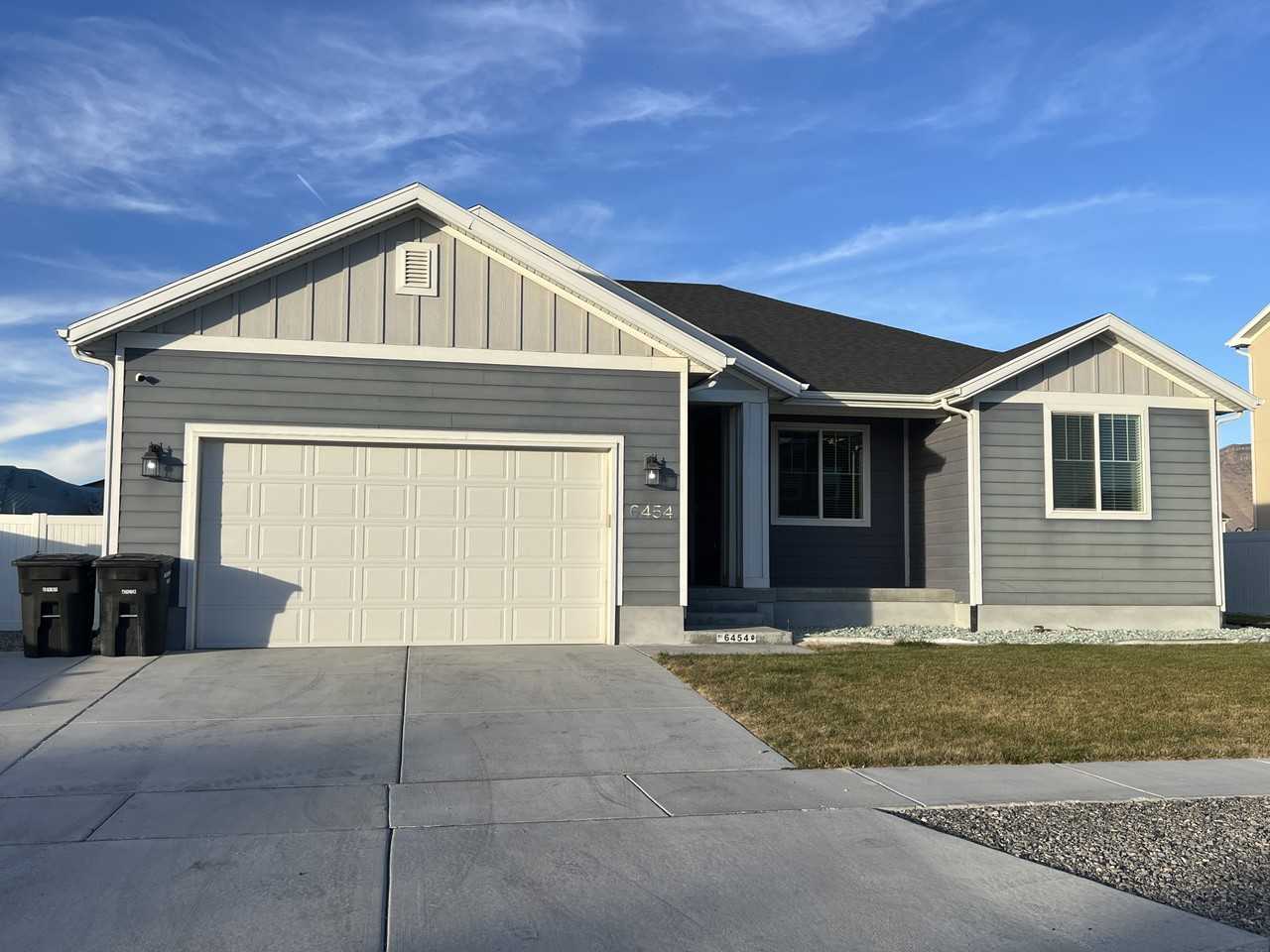 6454 Black Ridge Dr #1 - Photo 3 of 38