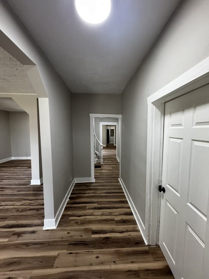 301 N Detroit St - Photo 5 of 16