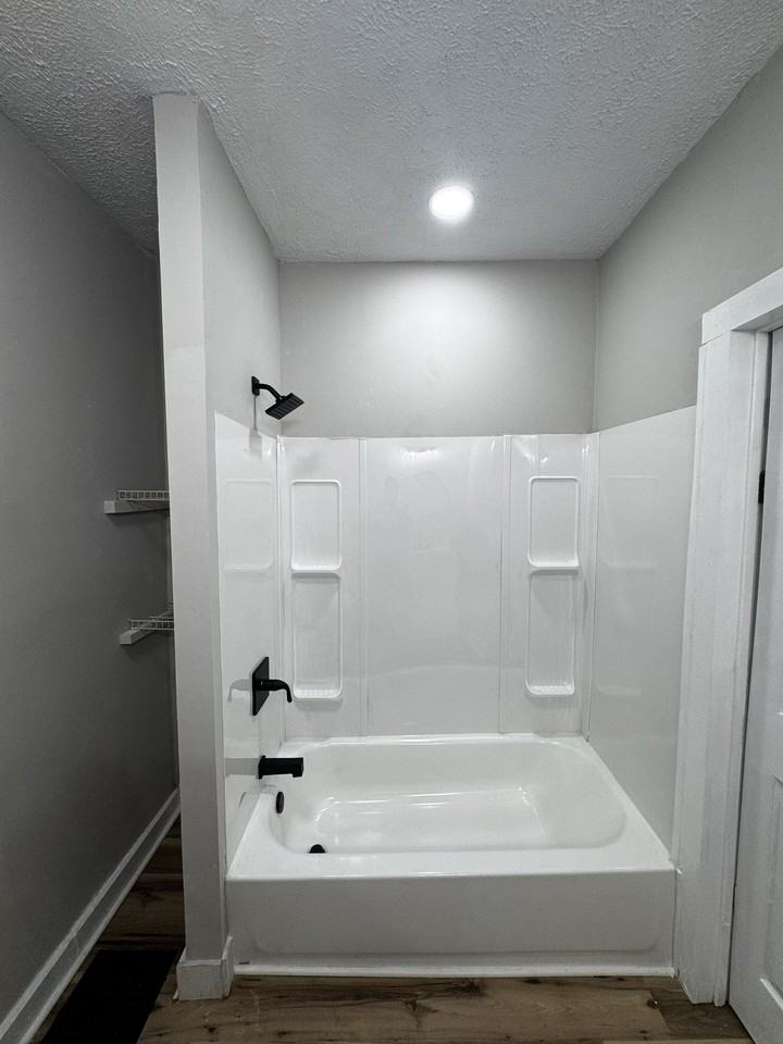 301 N Detroit St - Photo 6 of 16