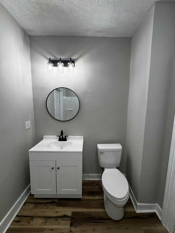 301 N Detroit St - Photo 7 of 16