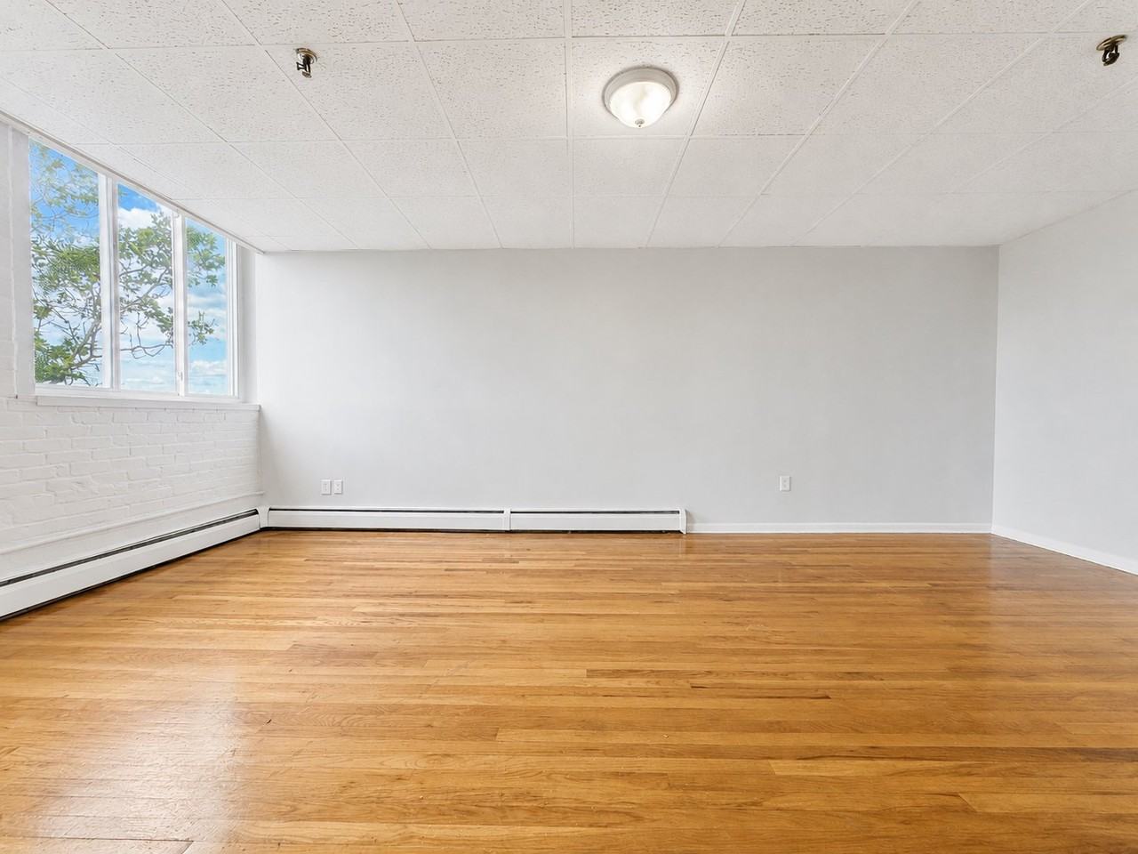 71 Catlin St #84 - Photo 2 of 17