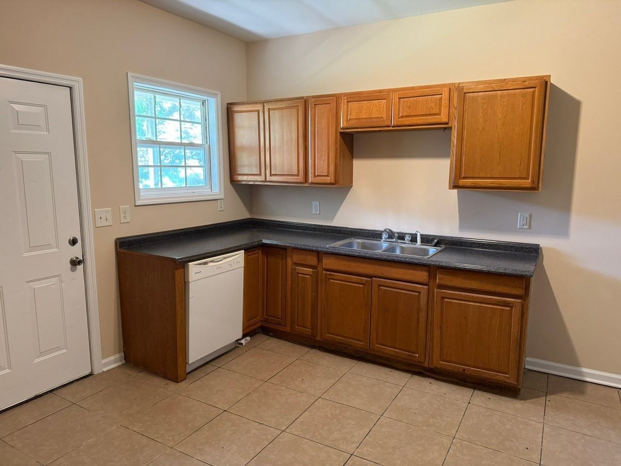 203 Goodloe St #A - Photo 2 of 12