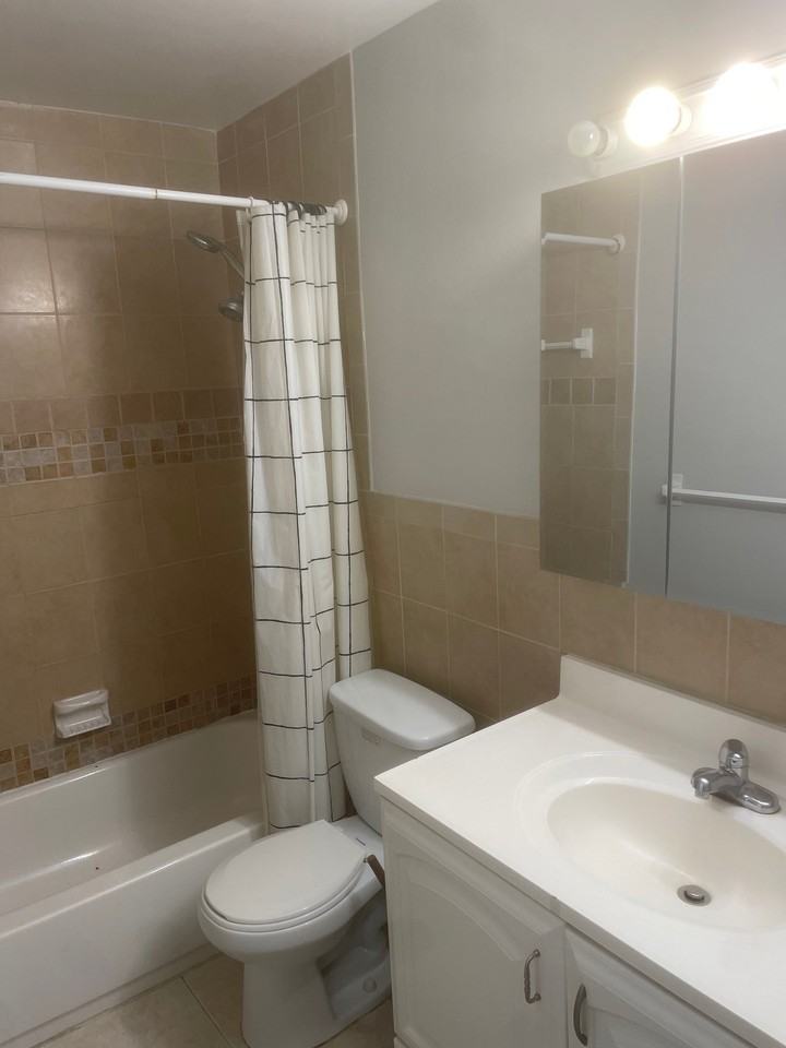 255 Sw 7th St #4 - Photo 7 of 20