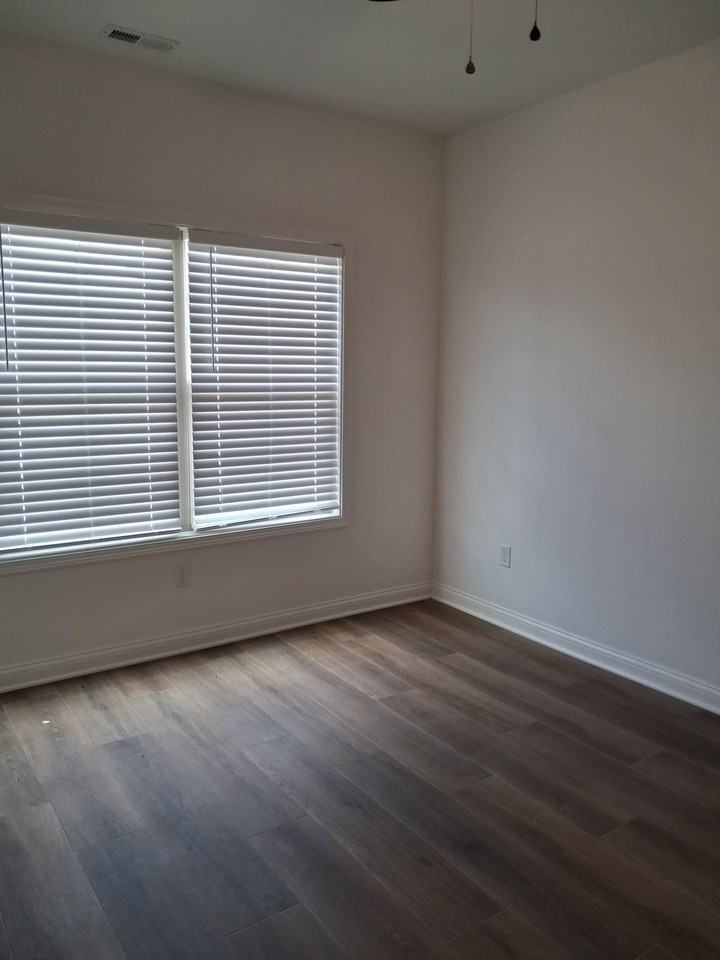 842 Ridgewood Dr #3 - Photo 3 of 9