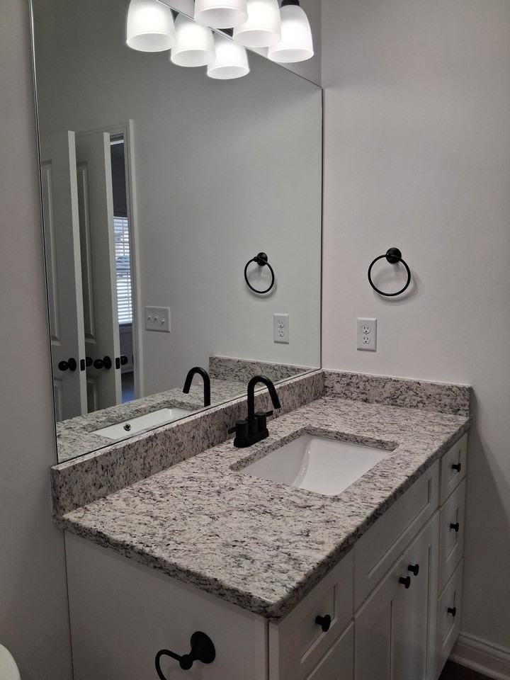 842 Ridgewood Dr #3 - Photo 4 of 9
