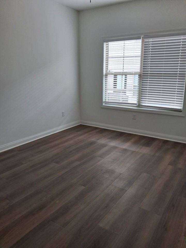 842 Ridgewood Dr #3 - Photo 5 of 9