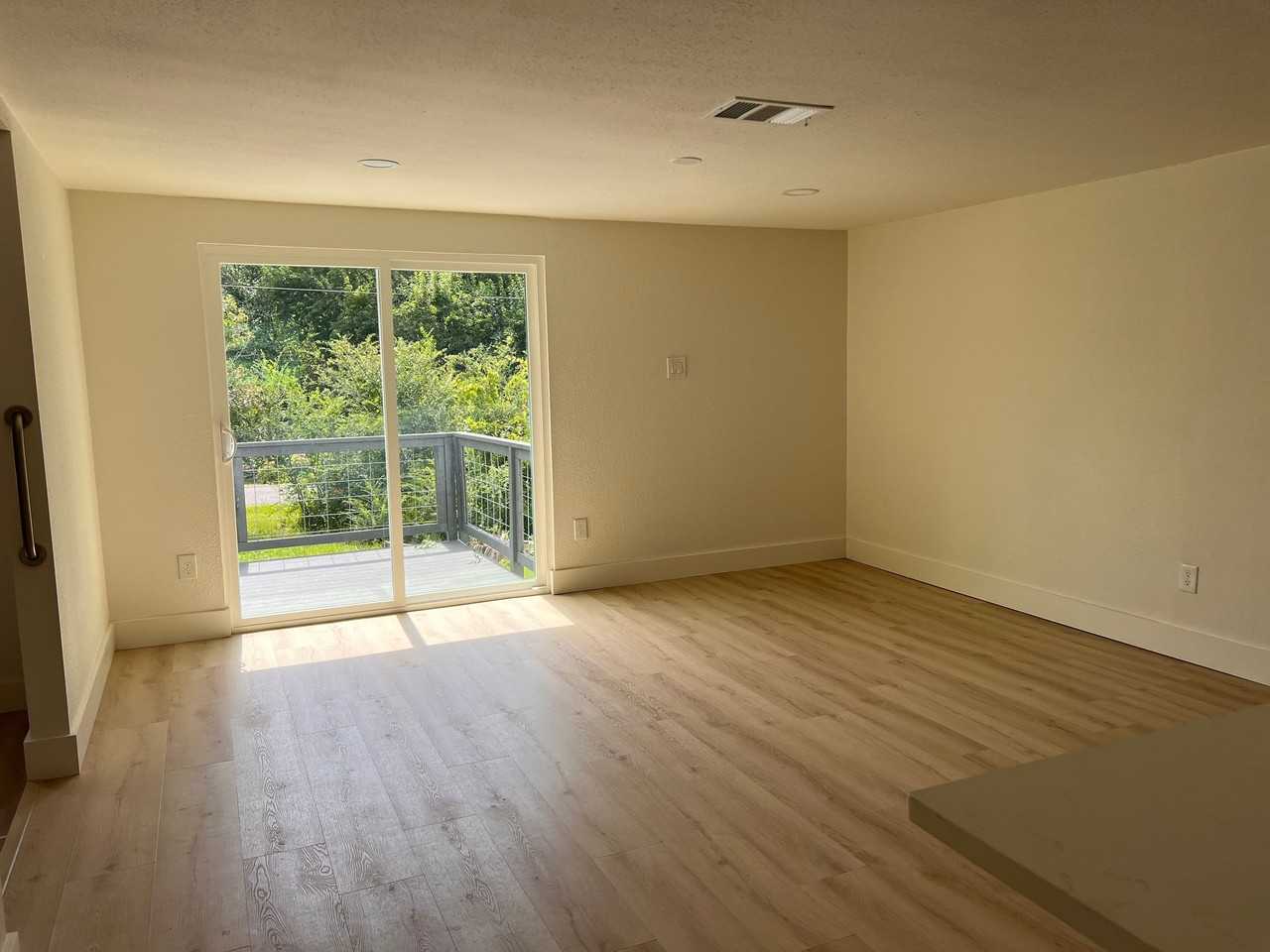 37 Almond Dr - Photo 3 of 5