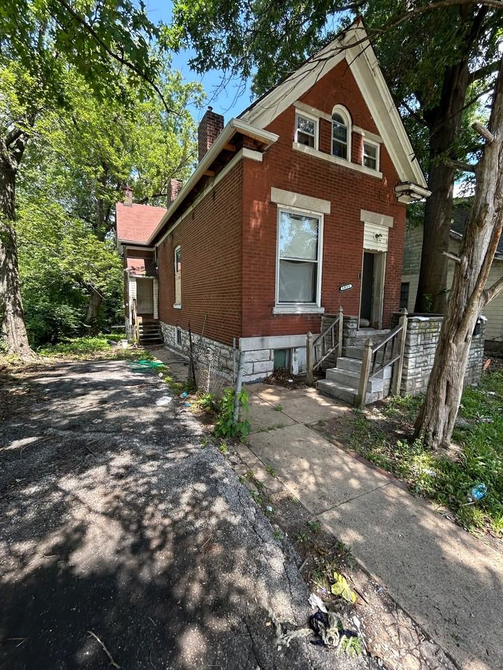 5051 Thrush Ave - Photo 2 of 20