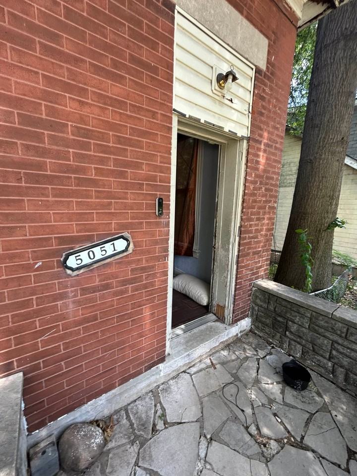 5051 Thrush Ave - Photo 3 of 20