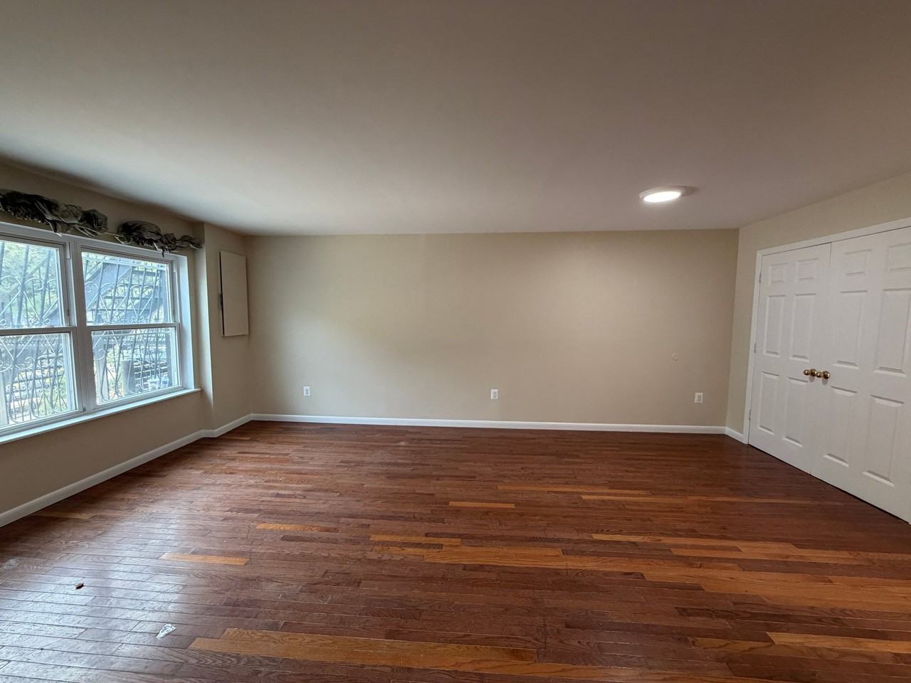 674 Saint Marys St #1 - Photo 4 of 9