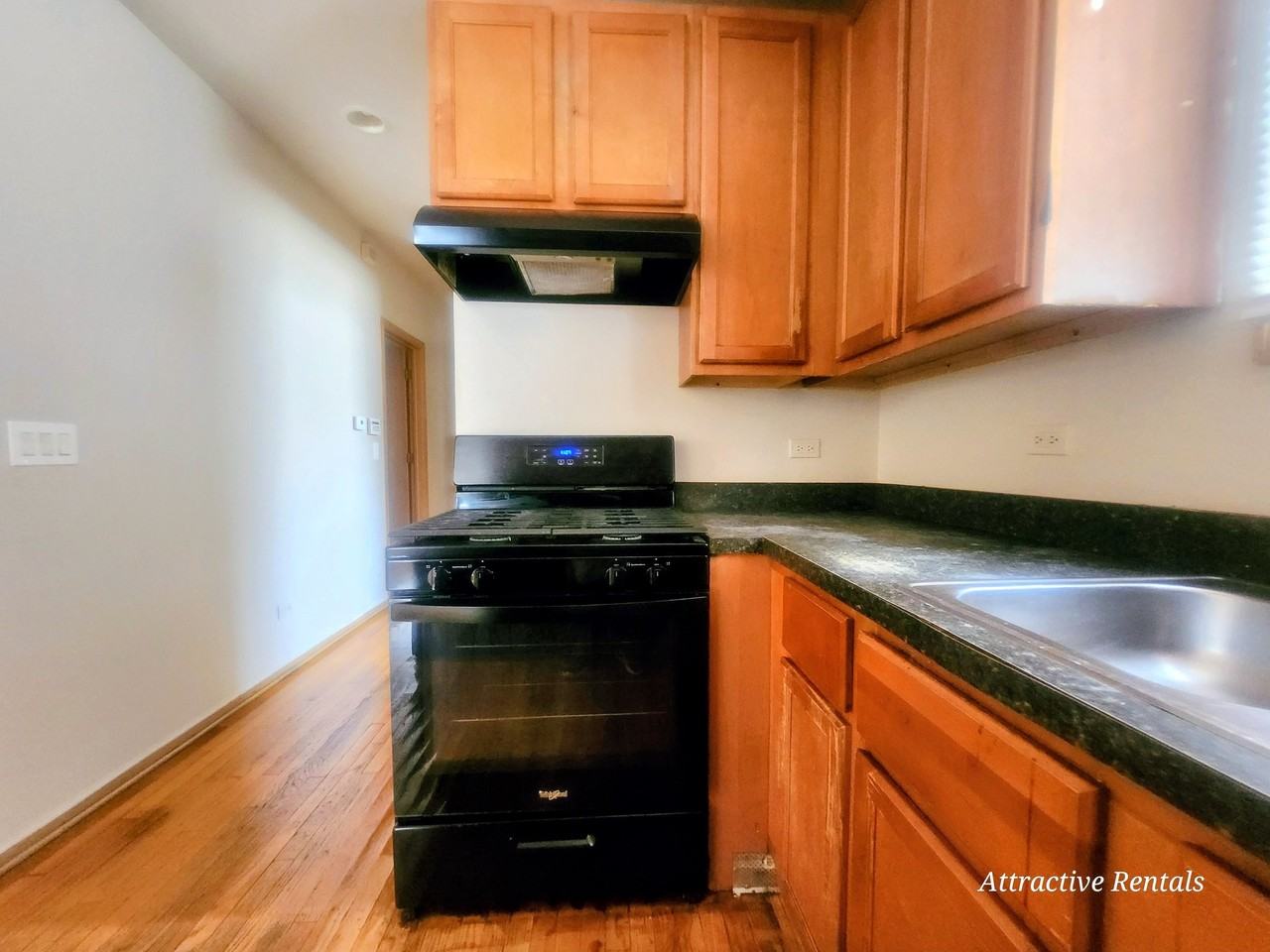 728 W 50th St #1 - Photo 5 of 16