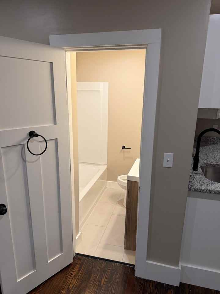 913 Rodman St #2 - Photo 5 of 11