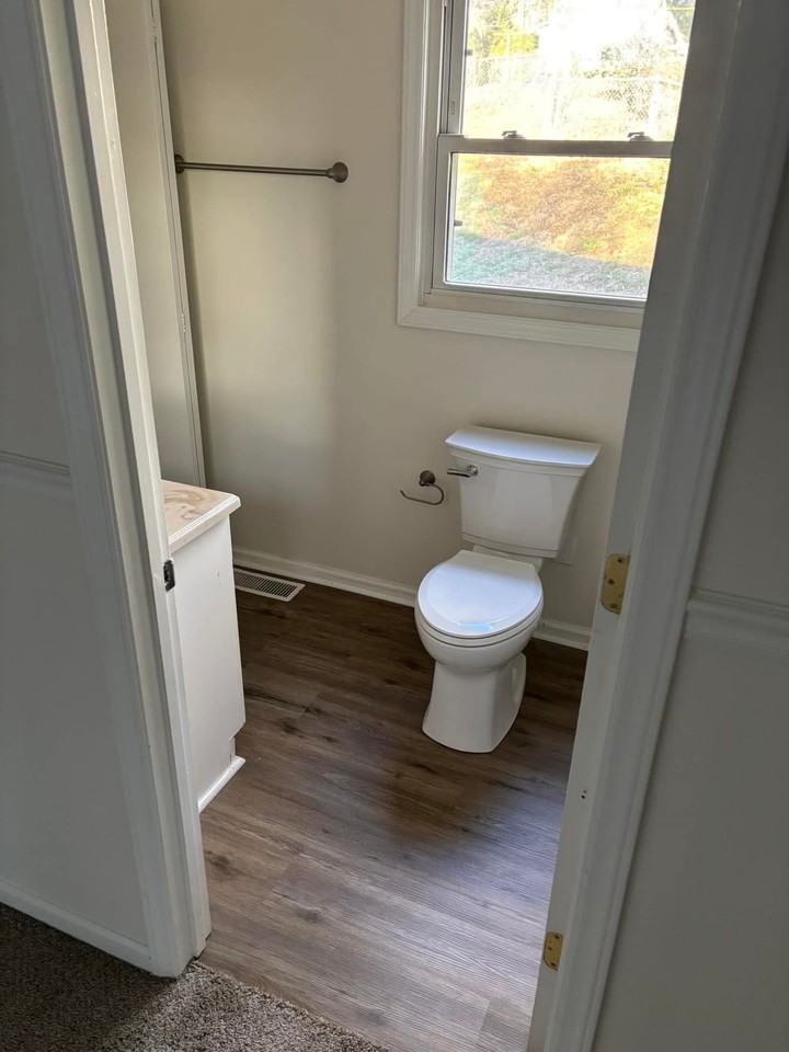 804 Carolyn Dr Se - Photo 5 of 7