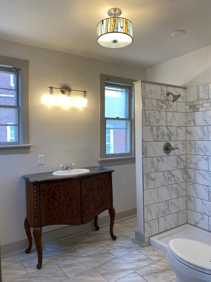 605 E 6th St #C - Photo 4 of 13