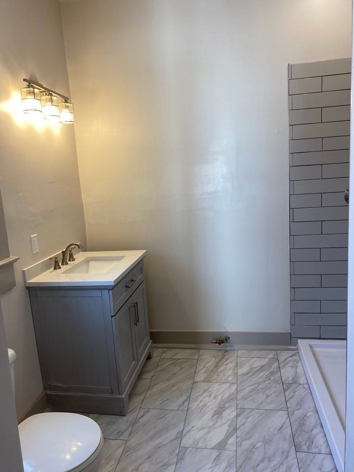 605 E 6th St #C - Photo 7 of 13