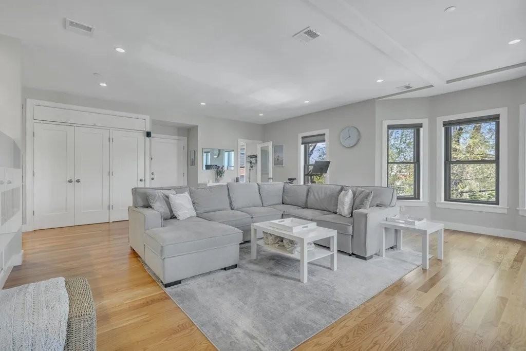 24 Rawson St #3 - Photo 5 of 18
