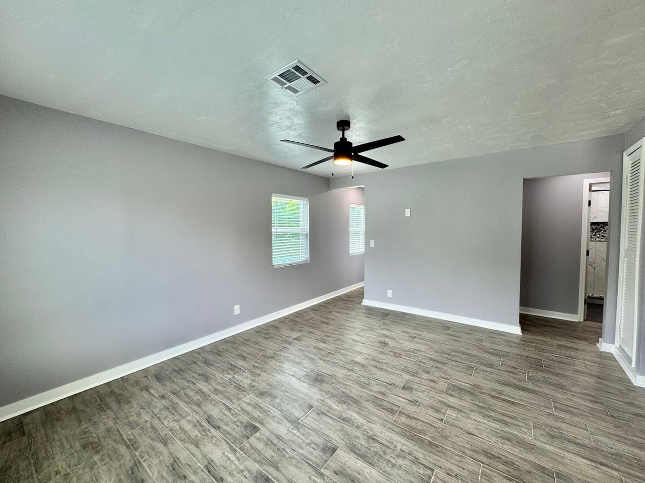 2144 Westchester Dr - Photo 4 of 20