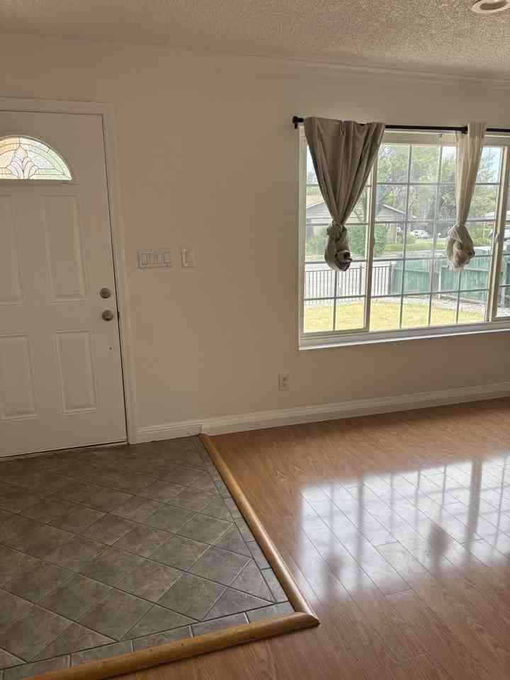 1945 Lincoln Blvd - Photo 6 of 14