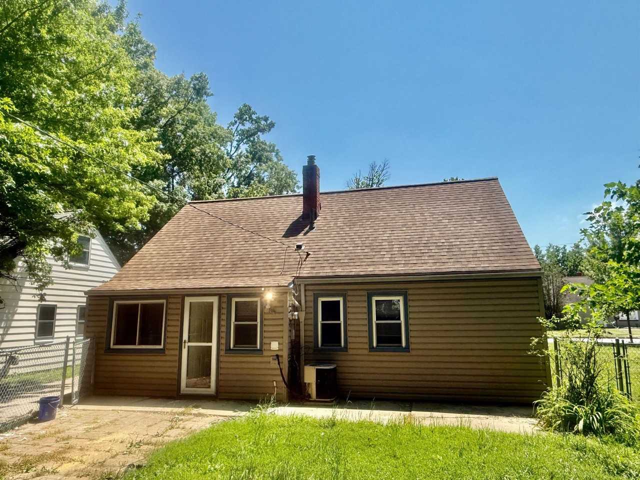 23861 Colbourne Rd - Photo 2 of 15