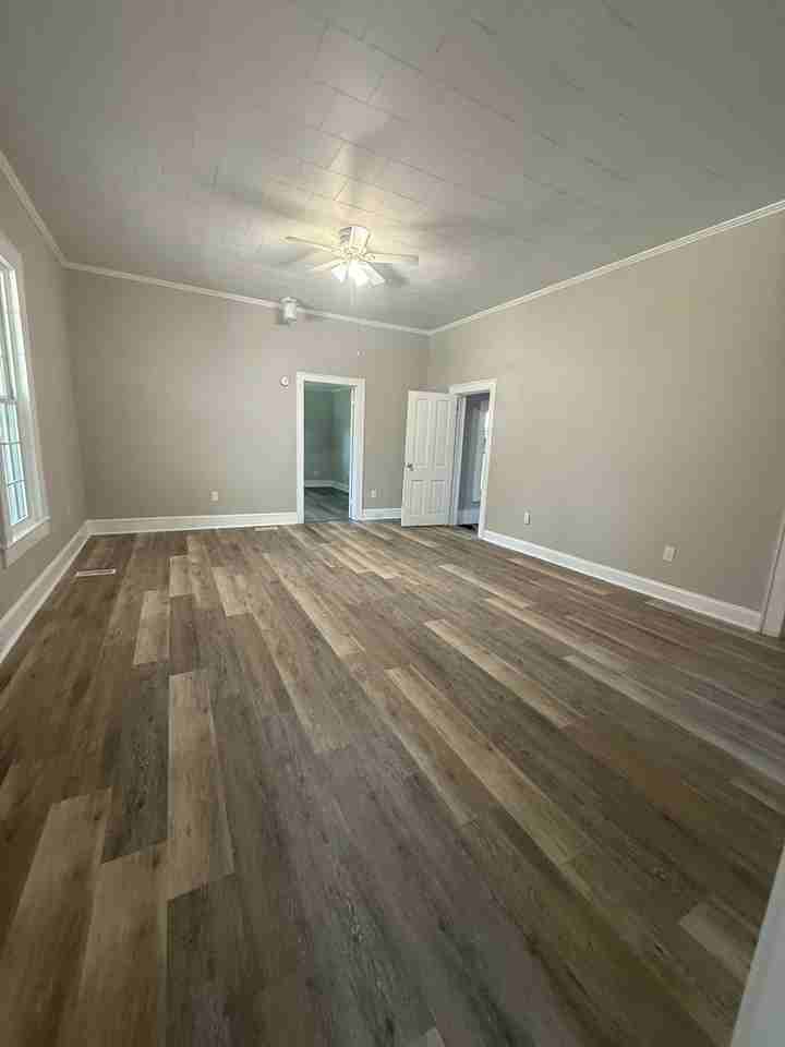 330 N Depot St - Photo 3 of 8