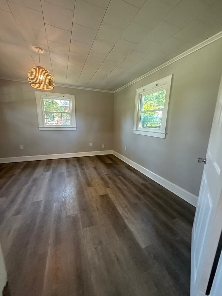 330 N Depot St - Photo 7 of 8
