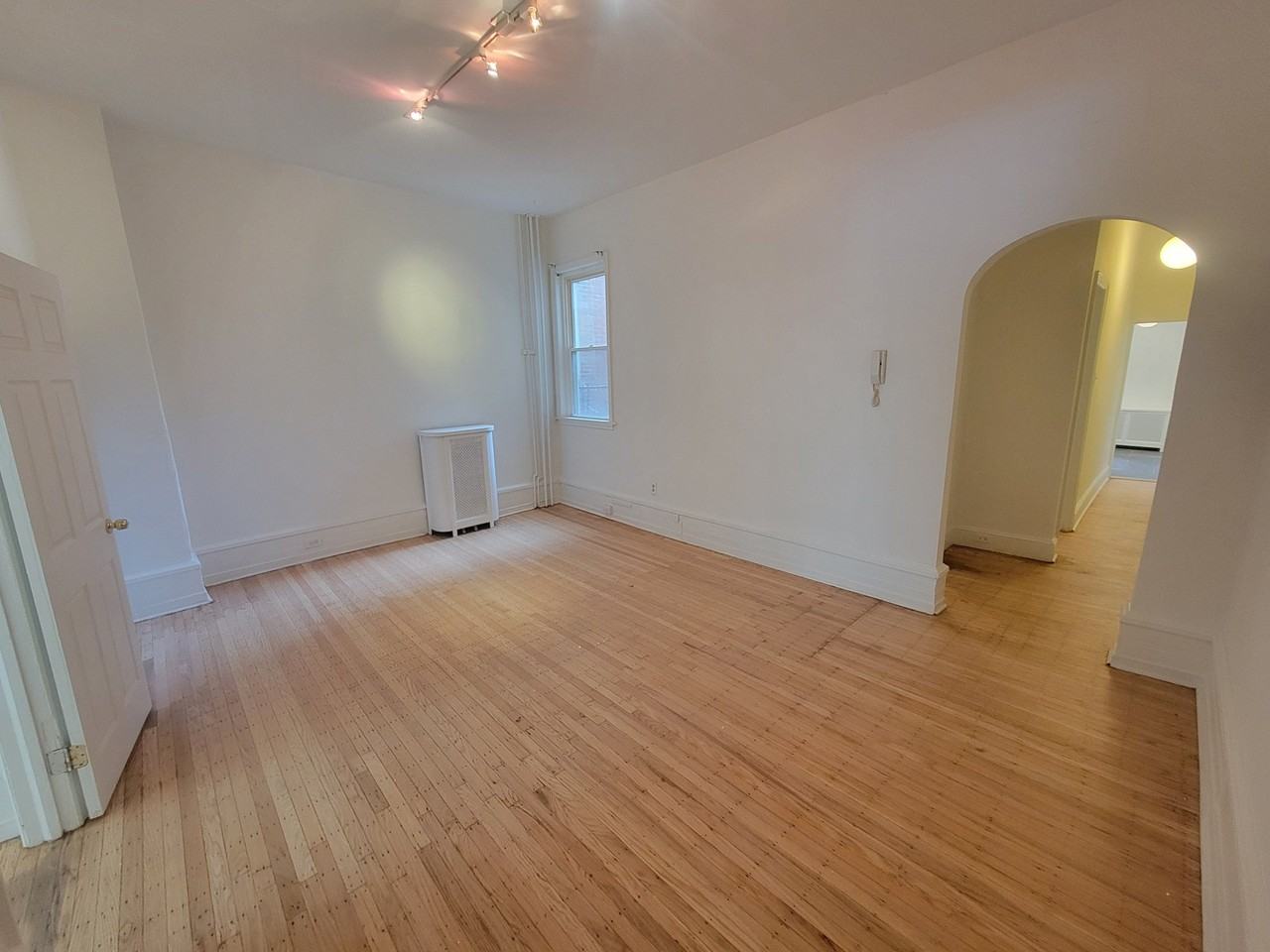 1305 Federal St #1 - Photo 4 of 11