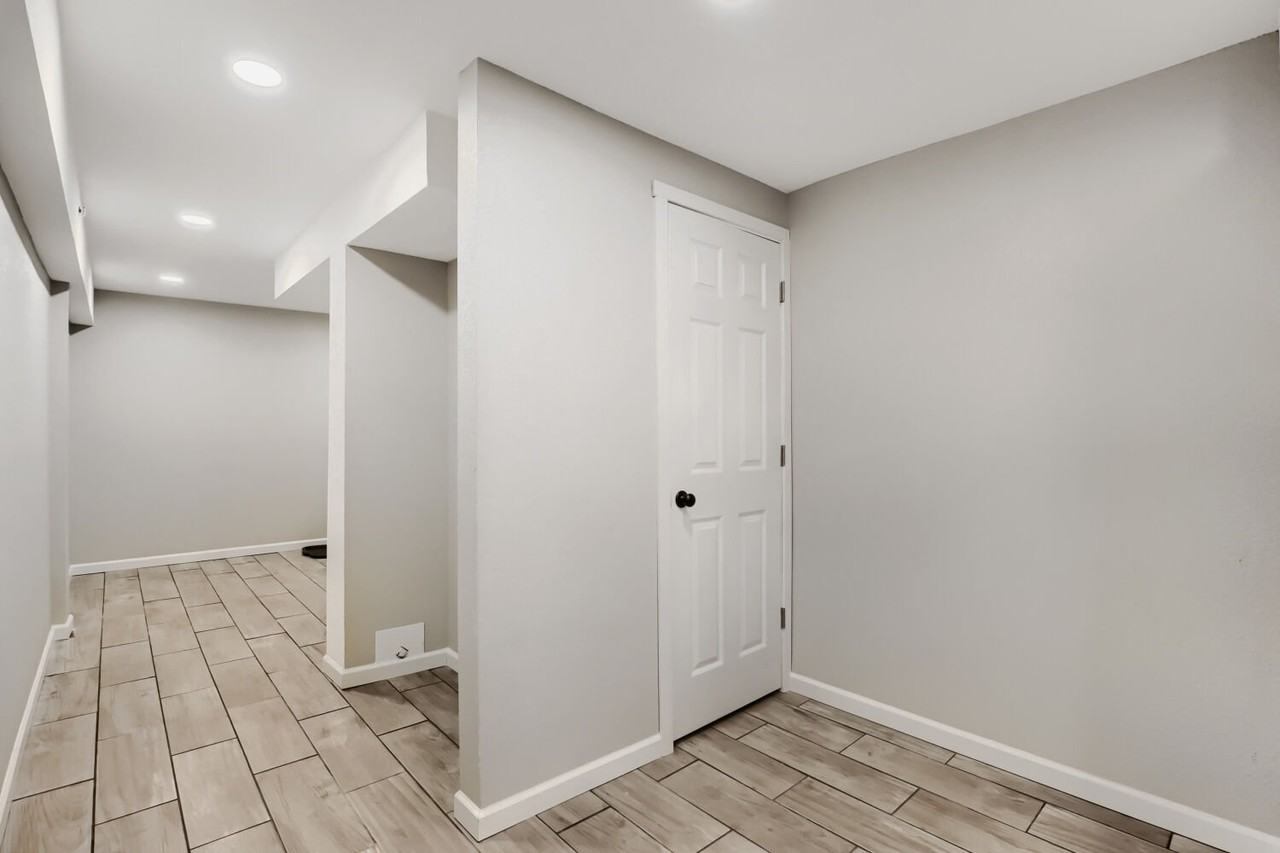 15057 E Louisiana Dr - Photo 4 of 20